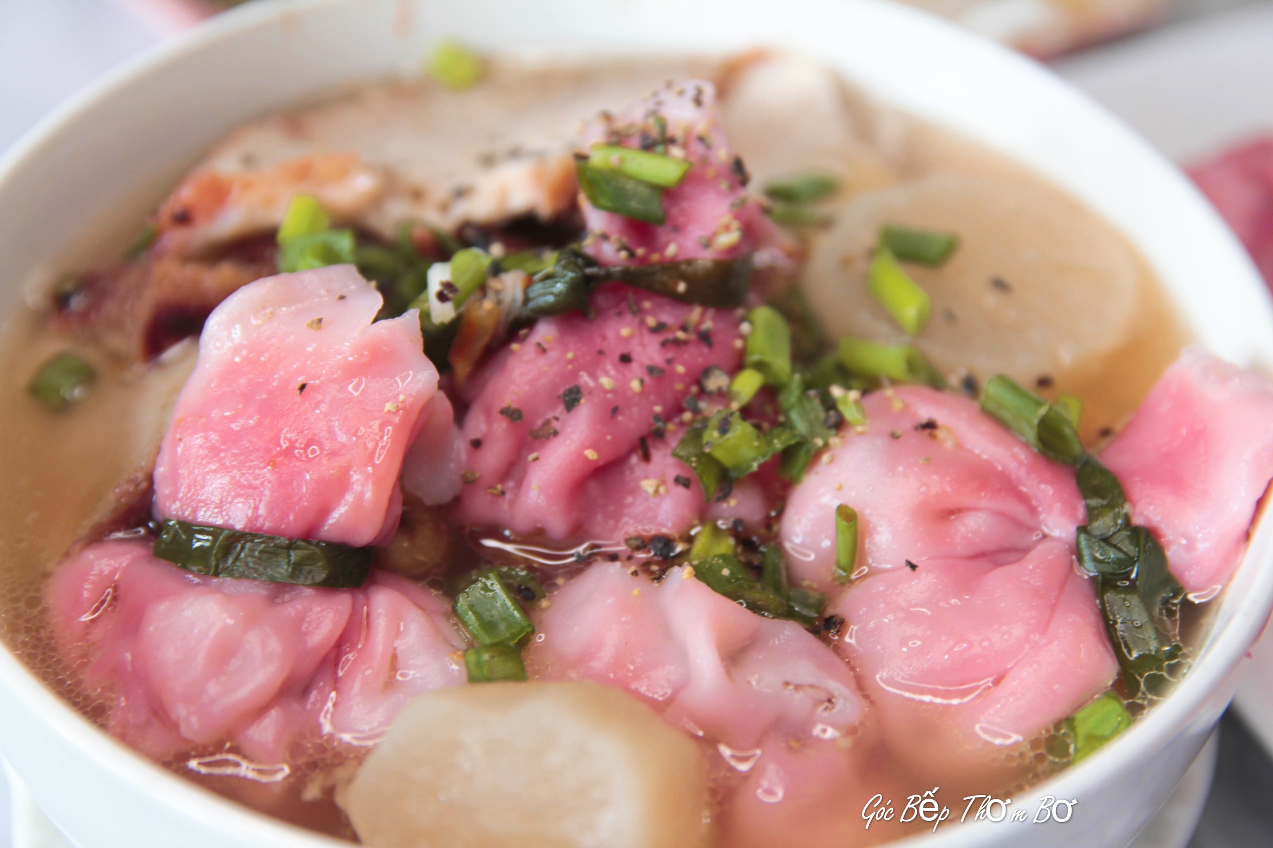 Làm hoành thánh bằng thanh long ruột đỏ bán không kịp nghỉ tay - 7