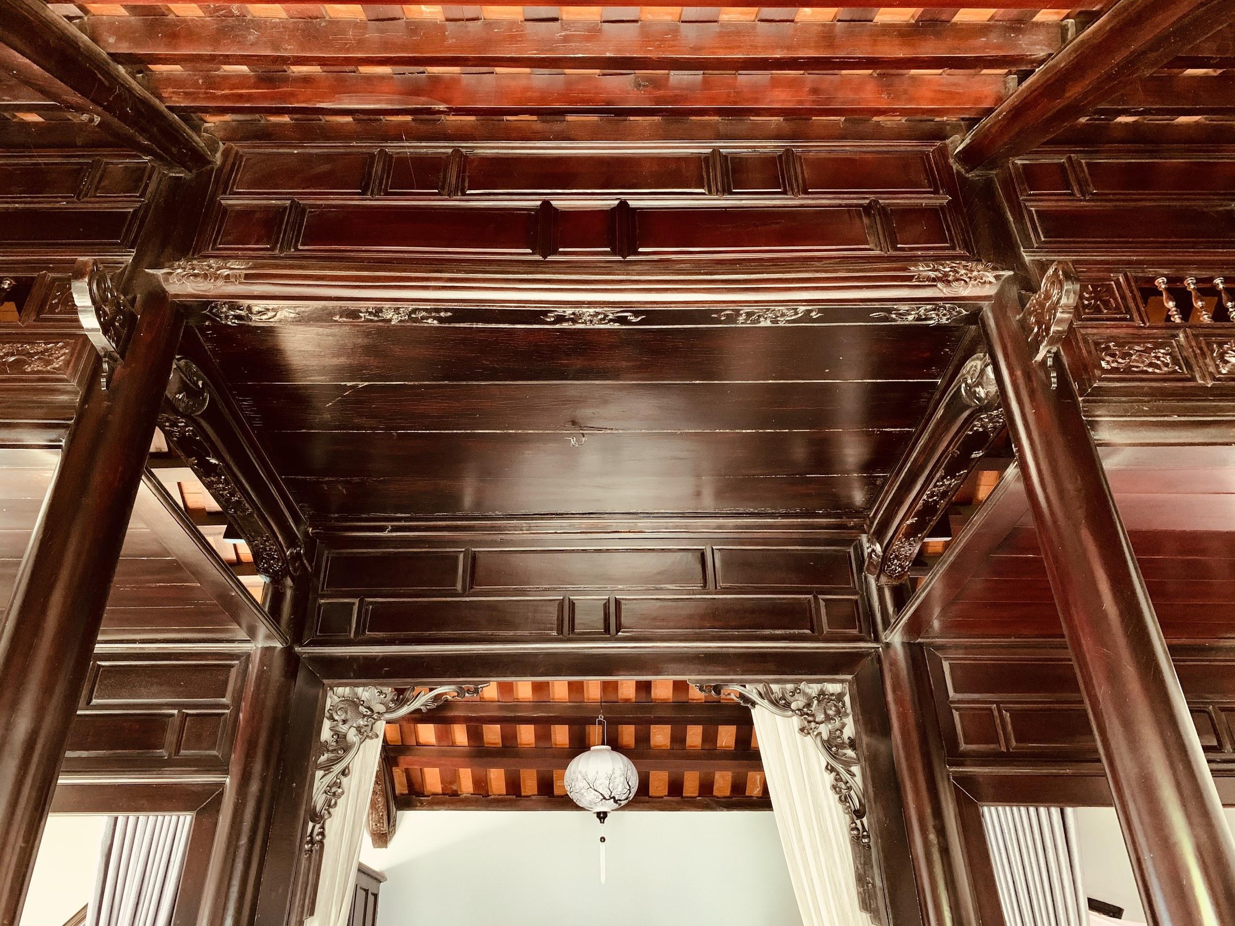 Bất ngờ với căn nhà cổ trăm tuổi đẹp hiếm có của cặp vợ chồng người Huế - 8