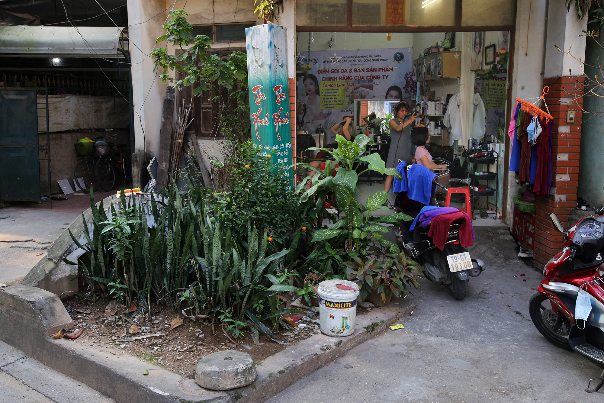 Phố nghĩa địa độc nhất vô nhị ở Hà Nội - 15