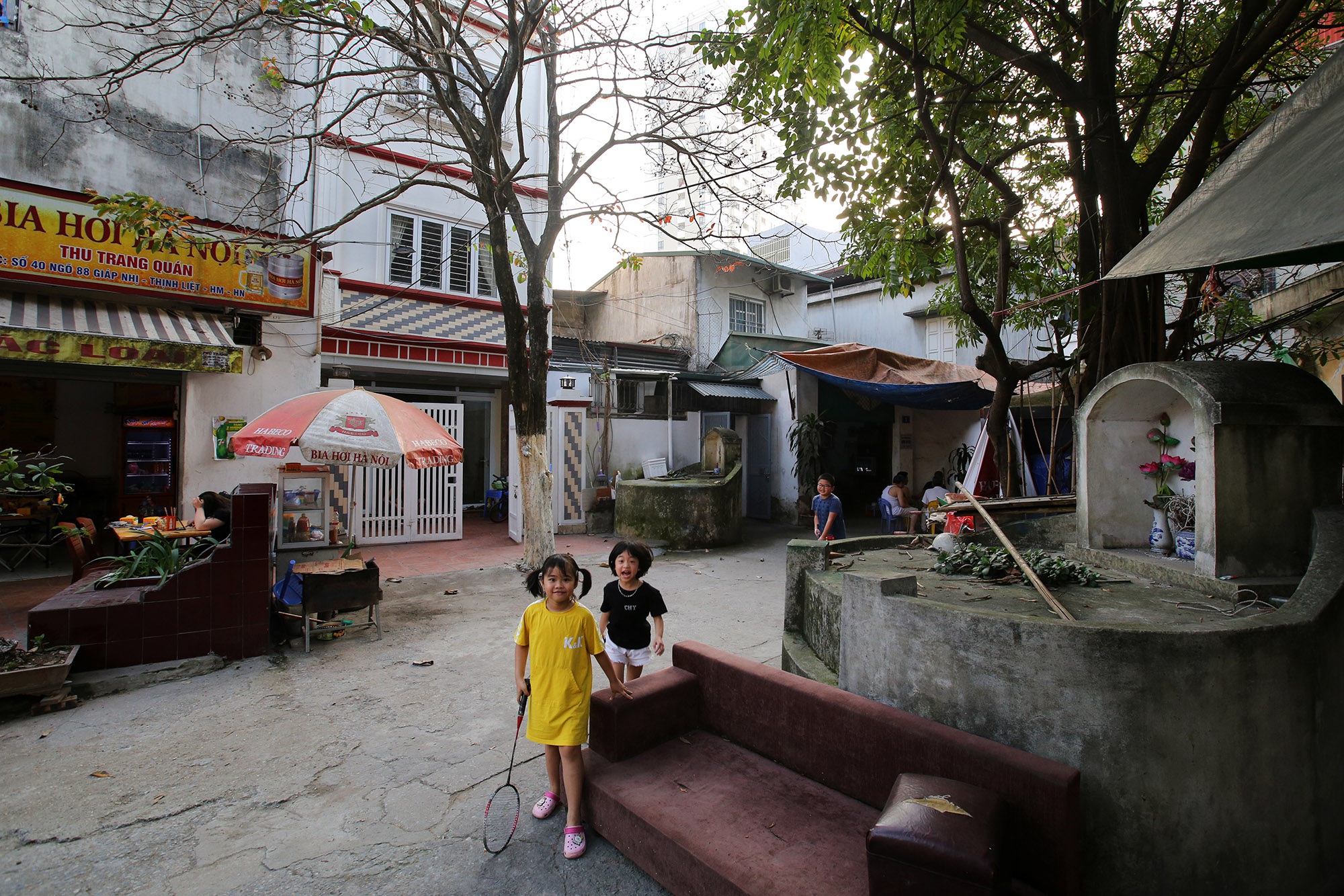 Phố nghĩa địa độc nhất vô nhị ở Hà Nội - 17