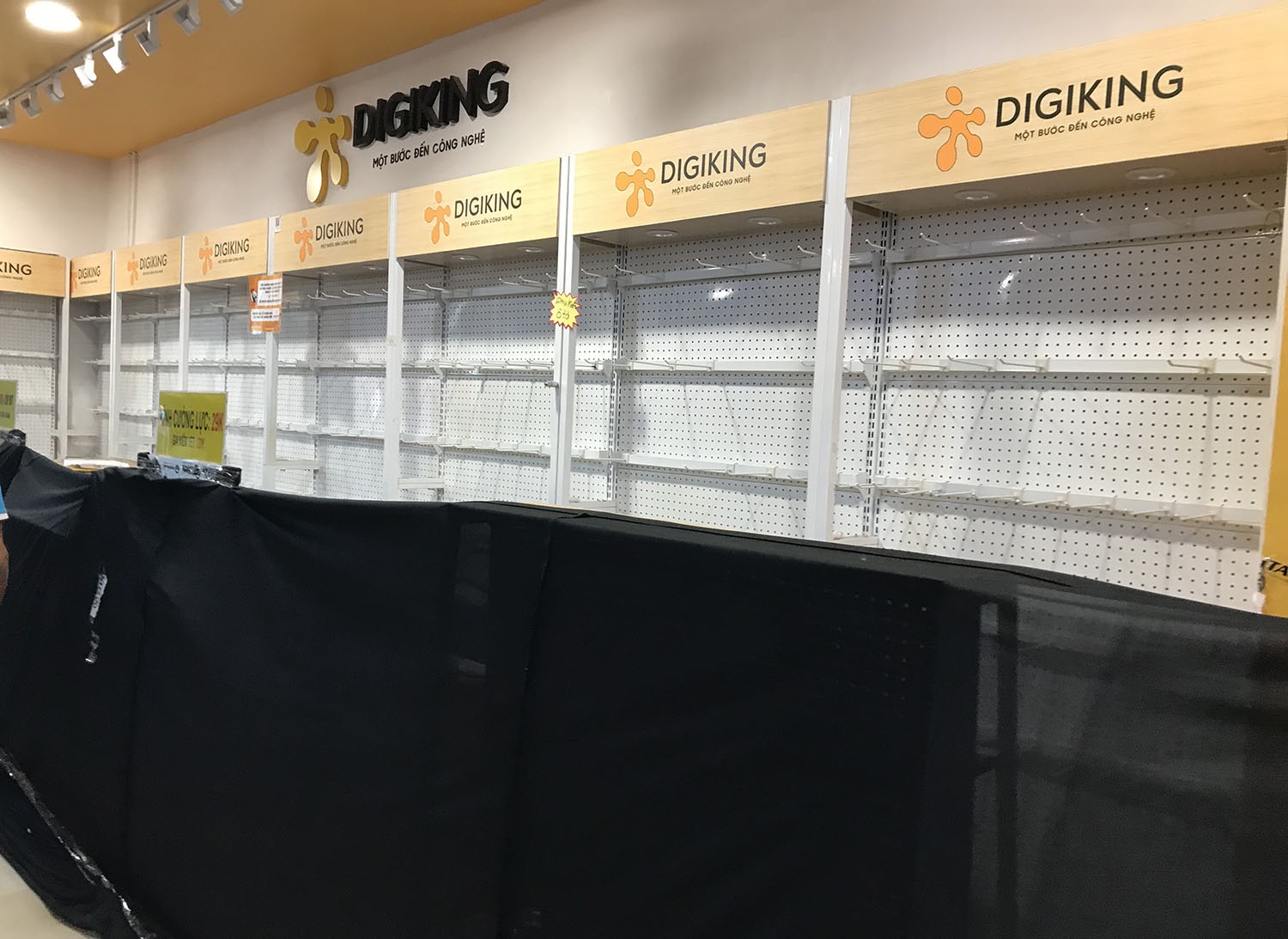 Các khu chợ sinh viên ở Hà Nội đồng loạt đóng cửa phòng dịch Covid-19 - 5