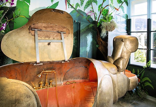 Chiêm ngưỡng nội thất phòng tắm nghệ thuật trị giá… 64 tỷ đồng - 1