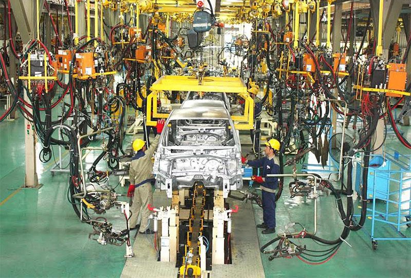 Nhiều nhà máy ôtô vẫn dừng sản xuất dù không thuộc “vùng nguy cơ cao” - 1