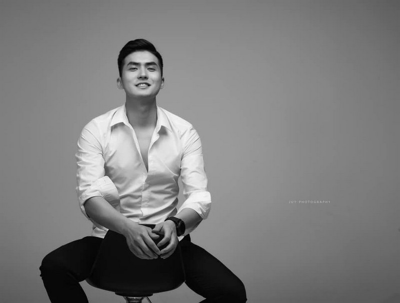 Thầy giáo khó tính nhưng đẹp trai như tài tử điện ảnh gây sốt - 7