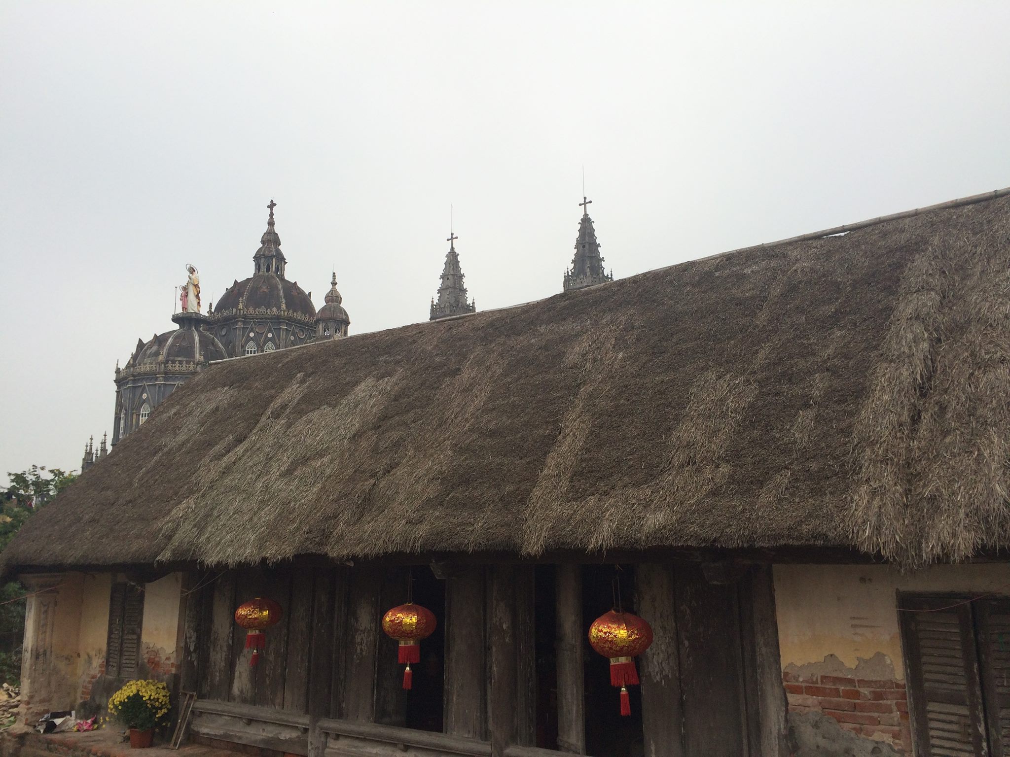 Cận cảnh nhà cổ trăm tuổi toàn bằng gỗ quý, đẹp hiếm có ở Nam Định - 1