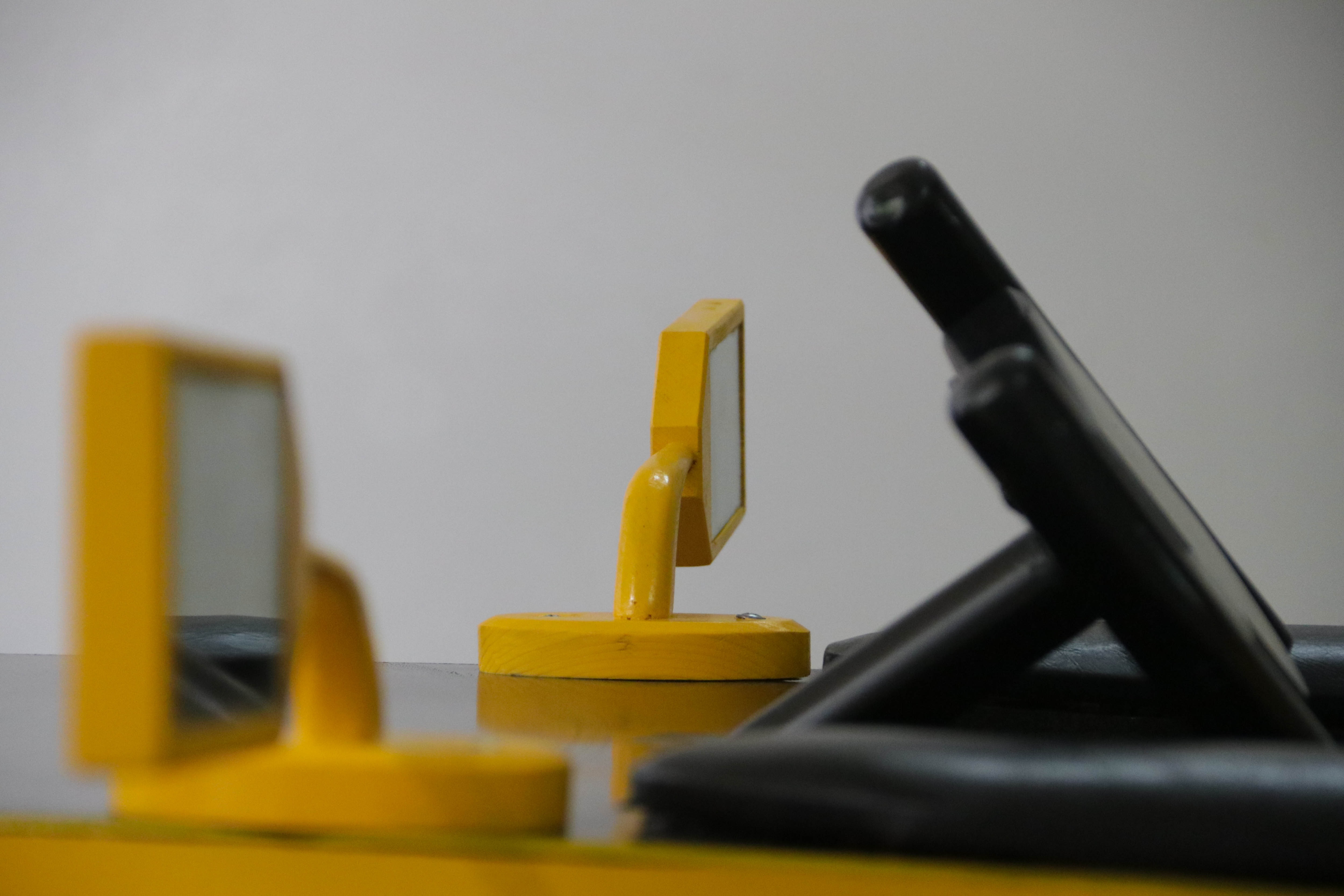 Hụt xem giải F1&nbsp; tại Hà Nội, fan bỏ 50 triệu làm xe đua mô hình - 4