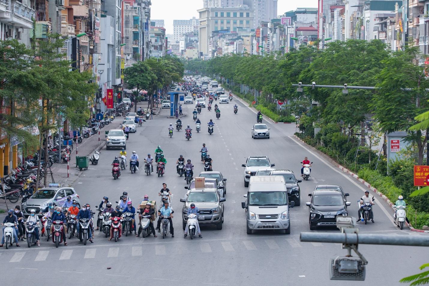 Cận cảnh 5 tuyến đường được mệnh danh “đắt nhất hành tinh” ở Hà Nội - 9