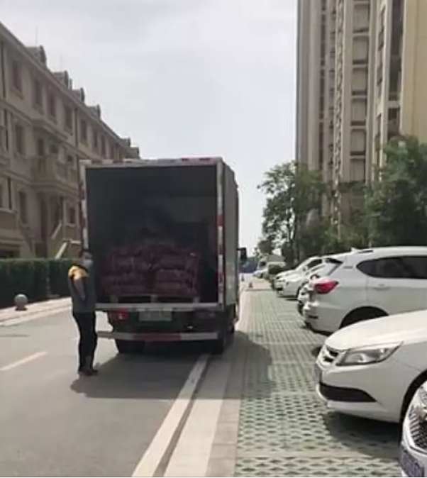 Bị cắm sừng, cô gái gửi tặng 1 tấn hành tây cho người yêu cũ - 2