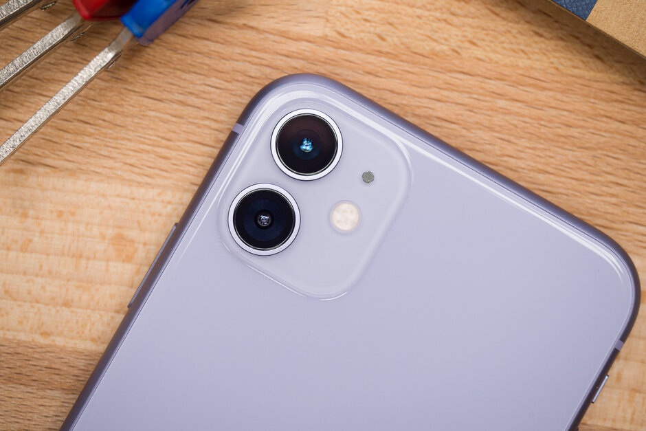 iPhone 11 soán ngôi iPhone XR, thành smartphone được yêu thích nhất