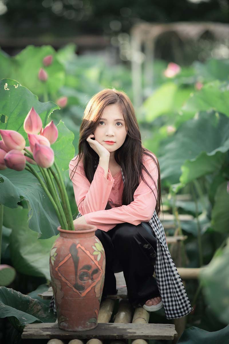 Thiếu nữ Hà thành dịu dàng khoe sắc bên hoa sen - 3