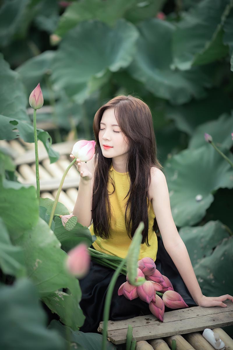 Thiếu nữ Hà thành dịu dàng khoe sắc bên hoa sen - 9