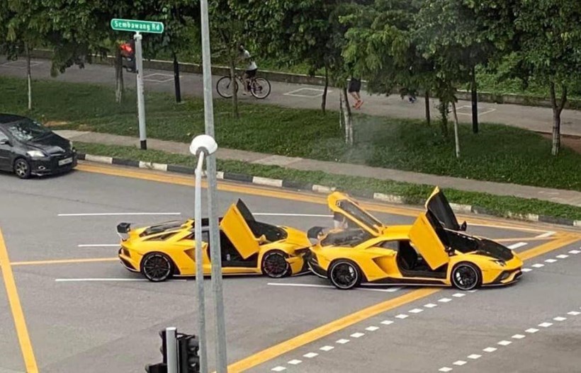 Cú va chạm triệu USD của hai chiếc Lamborghini Aventador S - 2