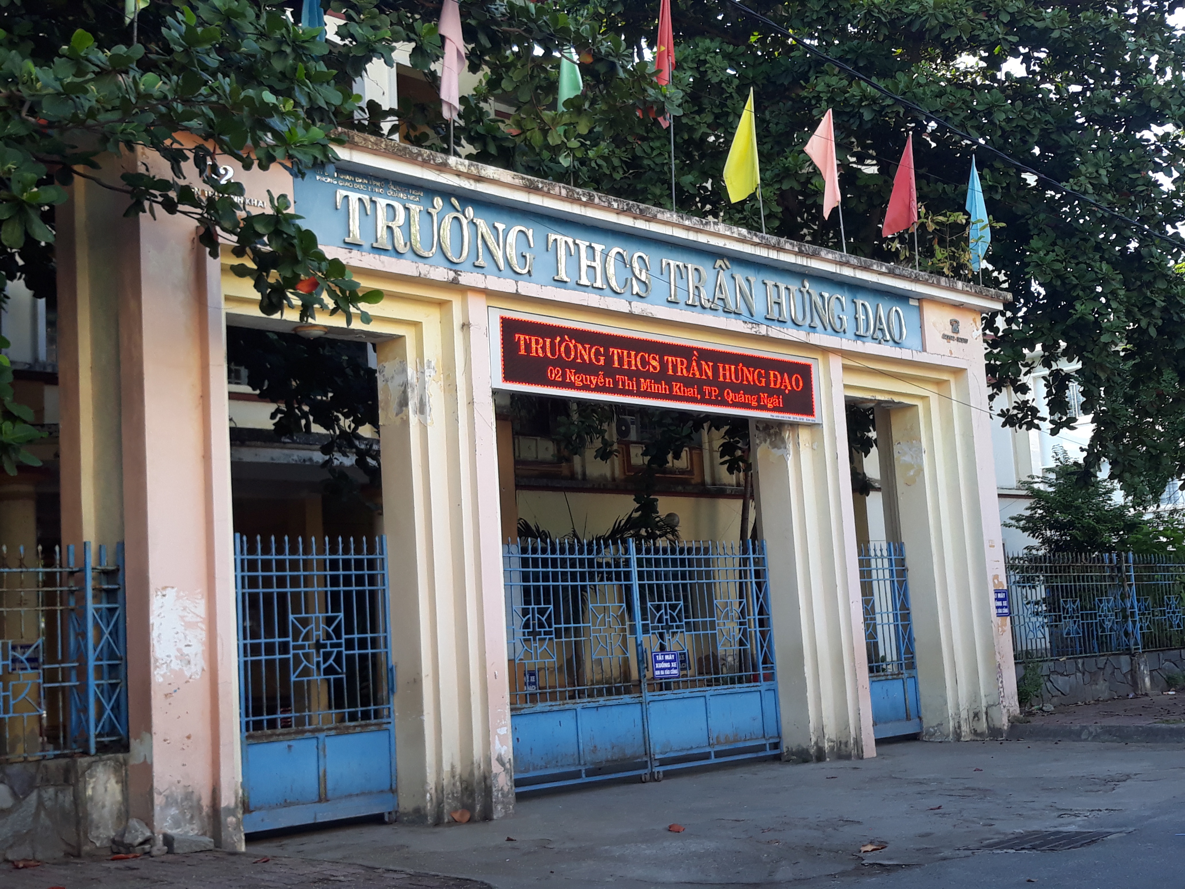 Lộ đề thi học kỳ 2 ở Quảng Ngãi: Do học sinh nhặt được đề ở... sân trường - 1