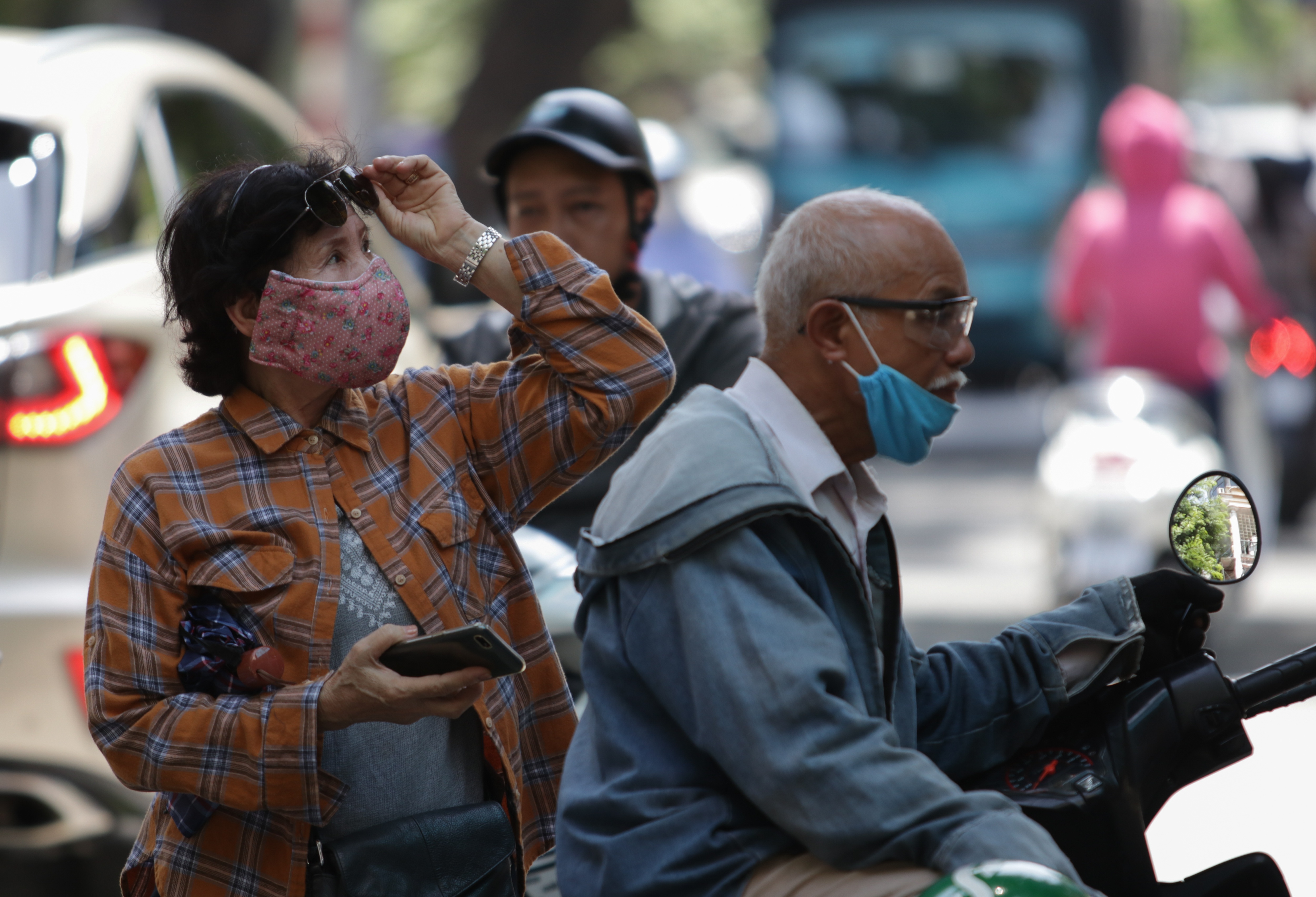 Hà Nội: Đổ xô đi bán vàng kiếm lời sau khi vàng tăng cao kỷ lục - 9