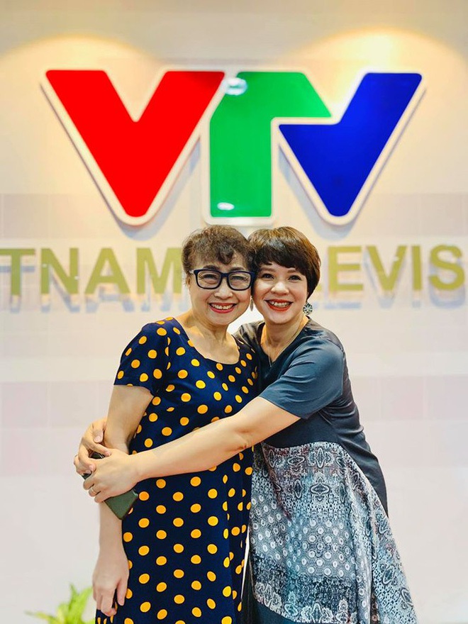 NSƯT Kim Tiến lần đầu tiết lộ về mối quan hệ với con riêng của chồng - 1