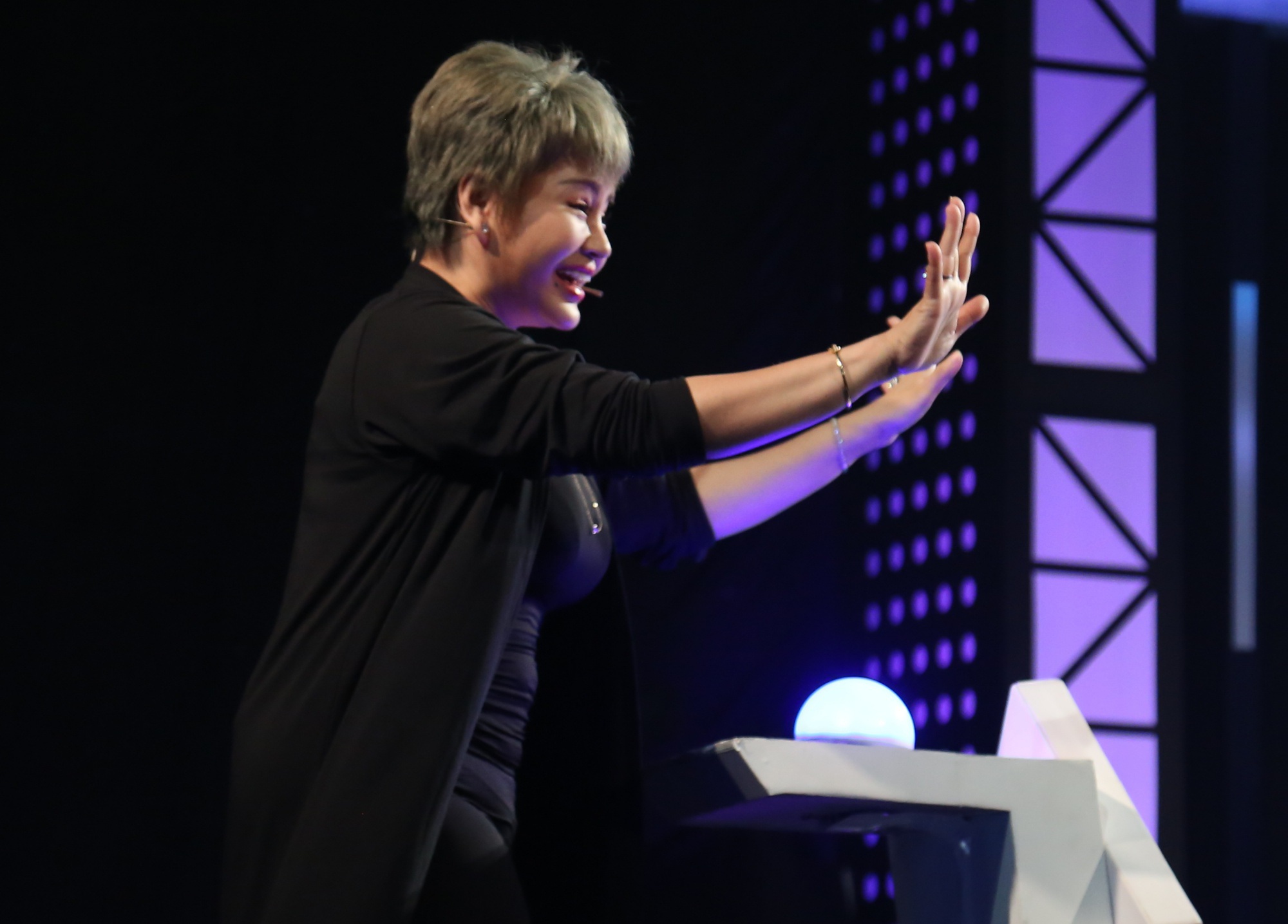 Lê Giang: “Trừ mắt ra chỗ nào tôi cũng sửa, gương mặt thay đổi từng giờ” - 2