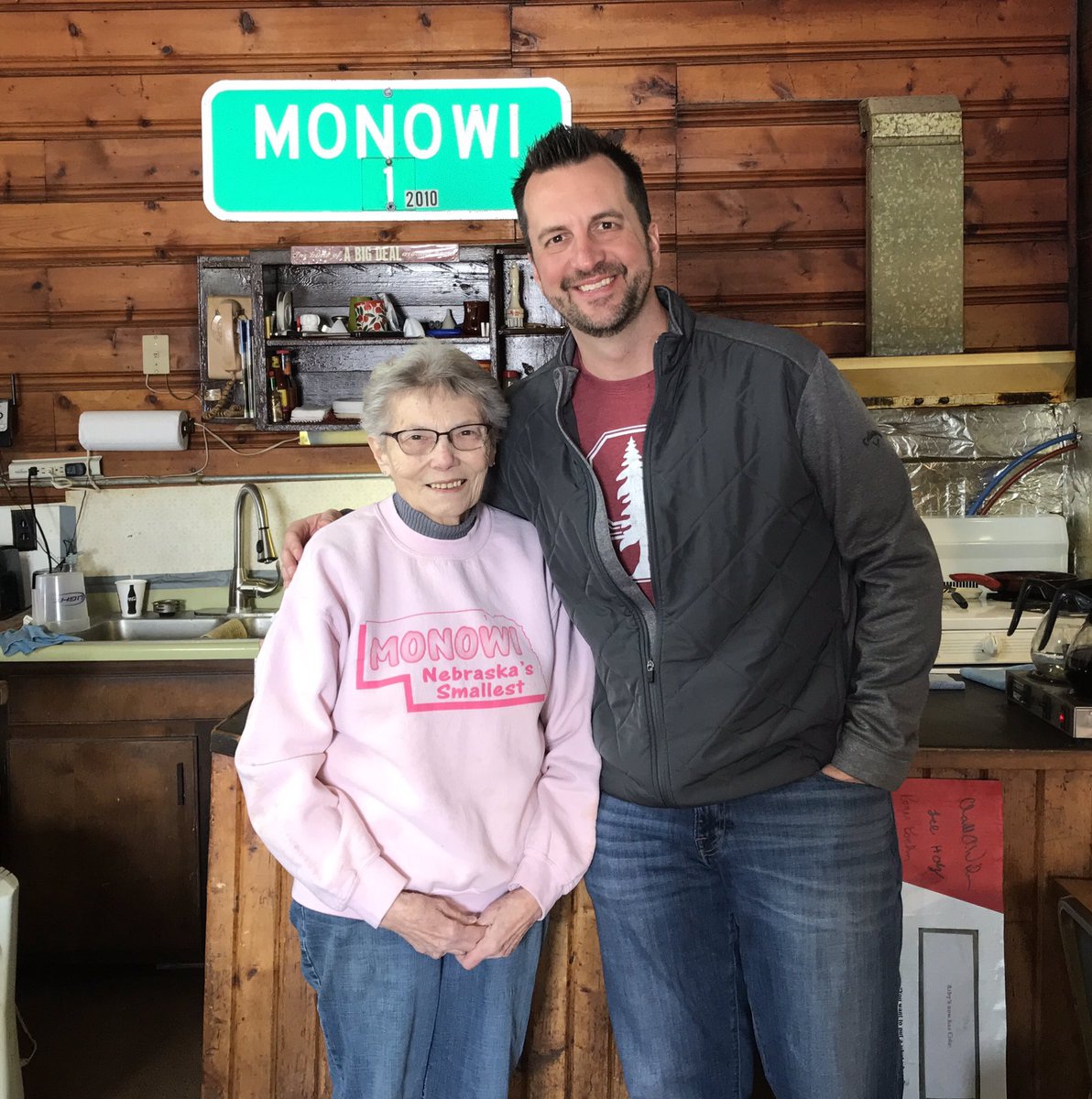 Thị trấn nhỏ chỉ có một cư dân duy nhất sinh sống - 3