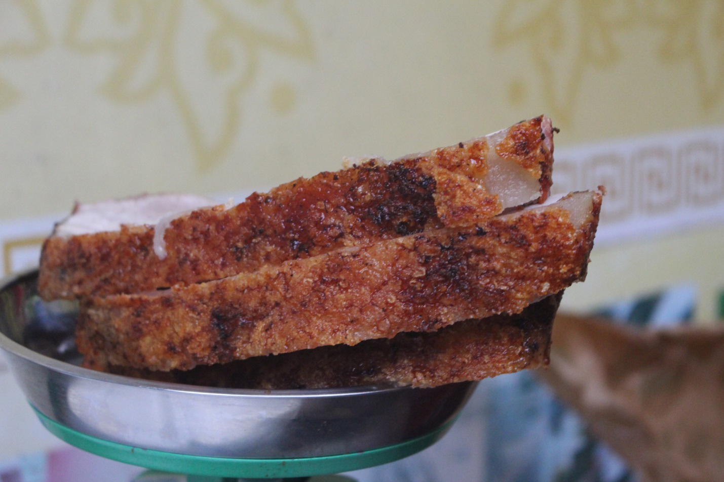 Quán thịt quay không biển hiệu, khách xếp hàng mua từ lúc chưa mở bán - 6