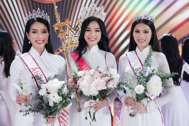 Người đẹp Việt điêu đứng vì thị phi sau khi đăng quang Hoa hậu - 4