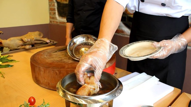 Loạt món ăn nhạy cảm khiến thực khách đỏ mặt thưởng thức - 7