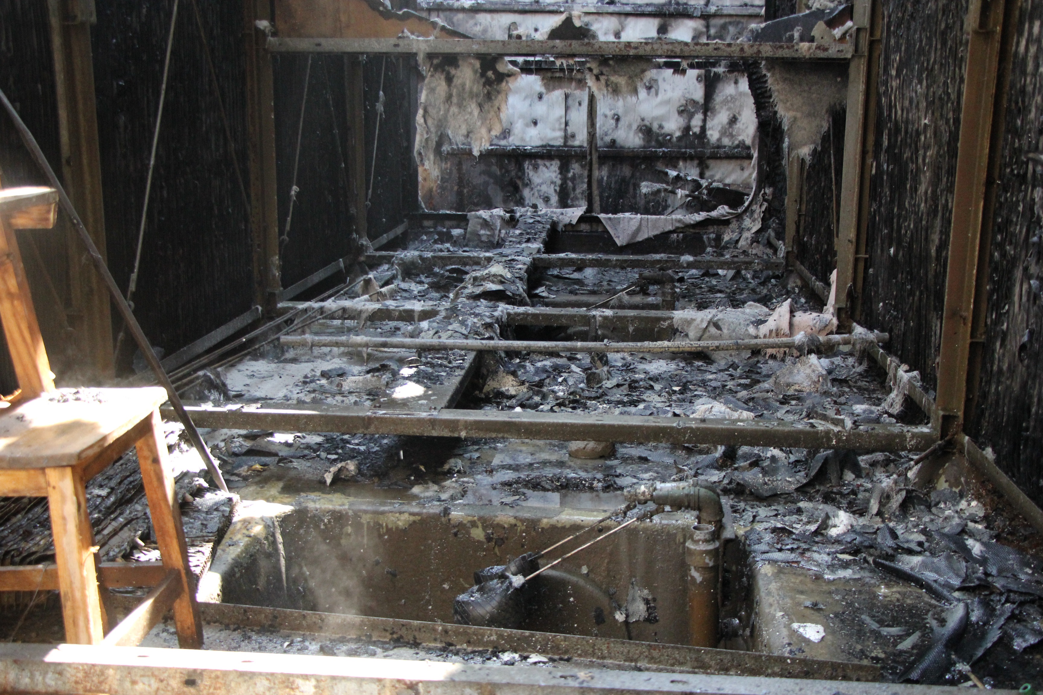 Hà Nội: Cháy hệ thống điều hòa chung cư, hàng trăm người hoảng loạn bỏ chạy - 4