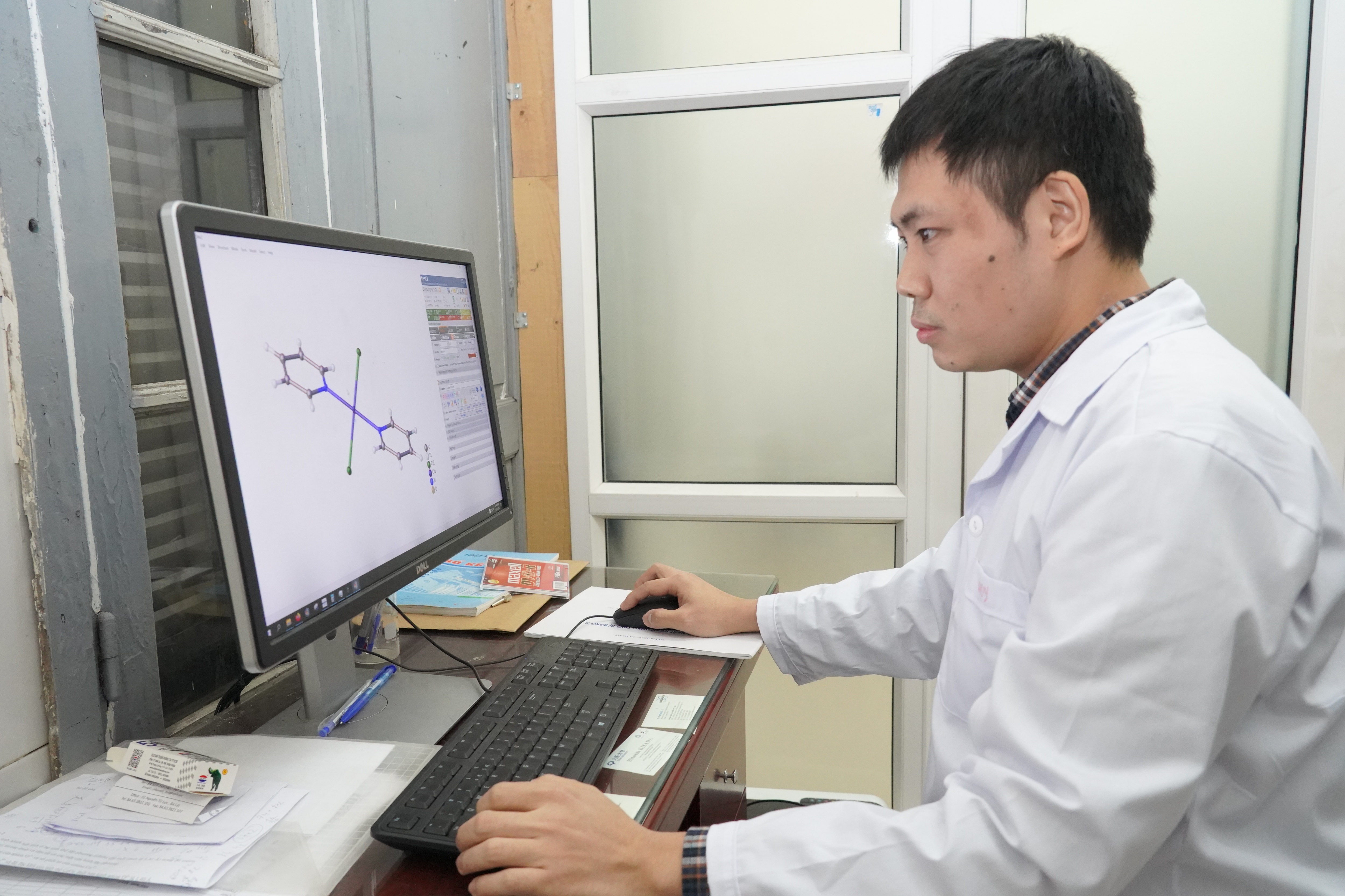 Phó Giáo sư trẻ nhất Việt Nam 33 tuổi: Có đam mê, mọi thứ đều có thể - 2