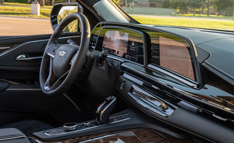 Người Mỹ chọn mua hàng khủng Cadillac Escalade như thế nào? - 2