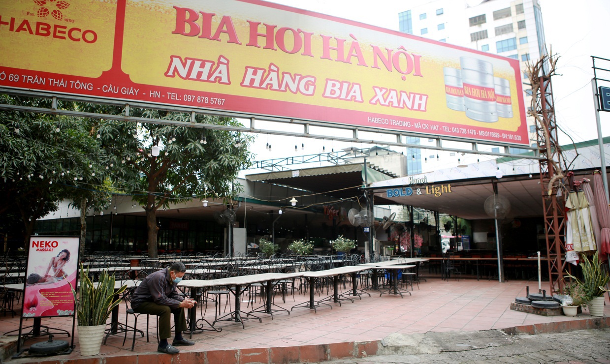 Không một bóng khách, nhà hàng, quán nhậu ở Hà Nội đồng loạt đóng cửa - 8