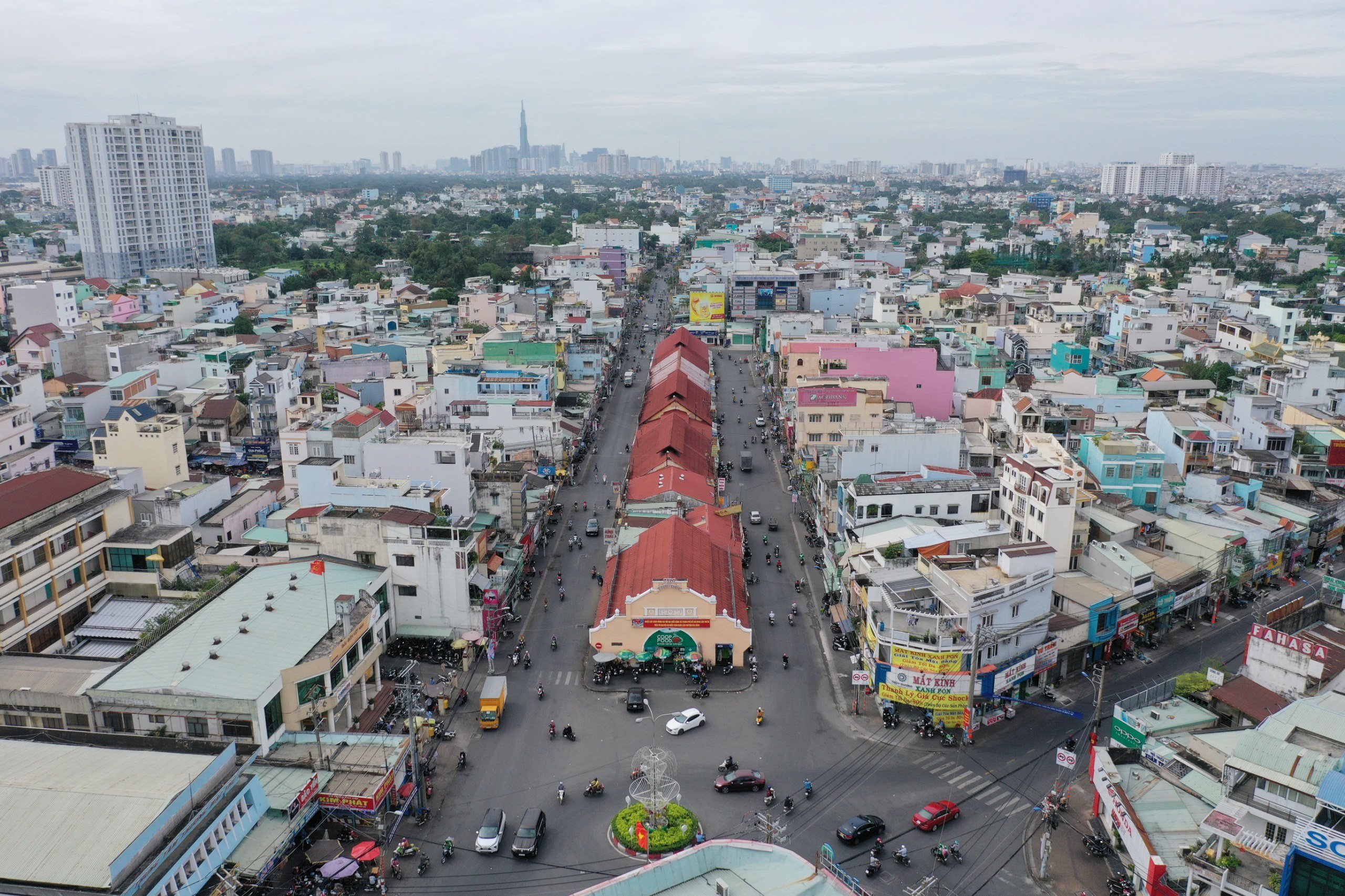 Giá nhà thành phố Thủ Đức tăng cả tỷ đồng/căn, có ai mua? - 1