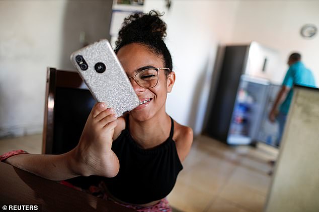 Ngưỡng mộ tài năng và nghị lực của vũ công ba-lê không tay - 4