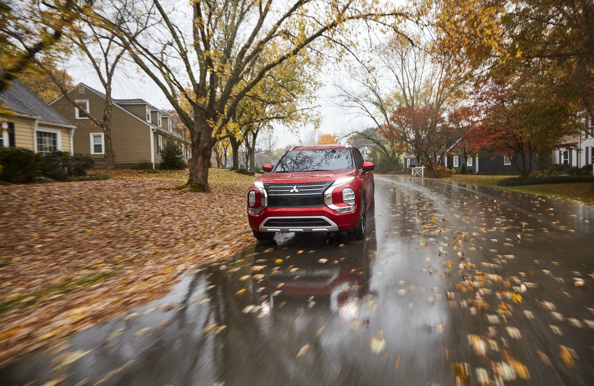 Mitsubishi Outlander 2022 ghi điểm về thiết kế, bị trừ điểm động cơ - 20