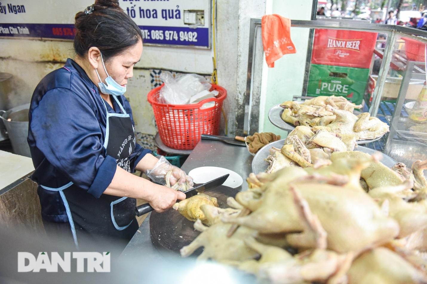 Quán ngan gié lâu đời ở Hà Nội, bà chủ U60