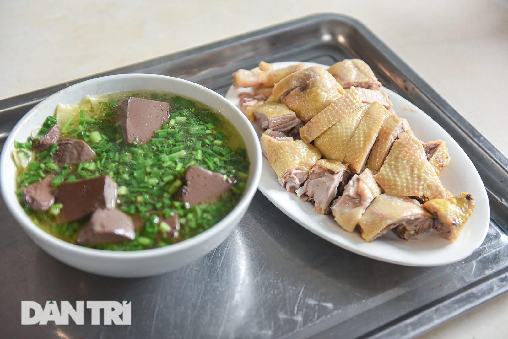 Quán ngan gié lâu đời ở Hà Nội, bà chủ U60