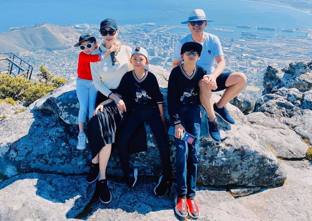 Cuộc sống sang chảnh, hạnh phúc của những hoa hậu Việt đông con - 14