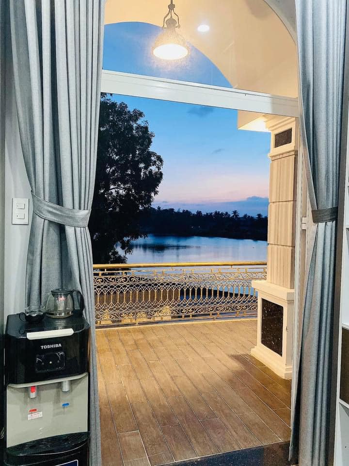 Chàng trai Bình Thuận chi gần 7 tỷ đồng để xây biệt thự tặng cha mẹ - 4