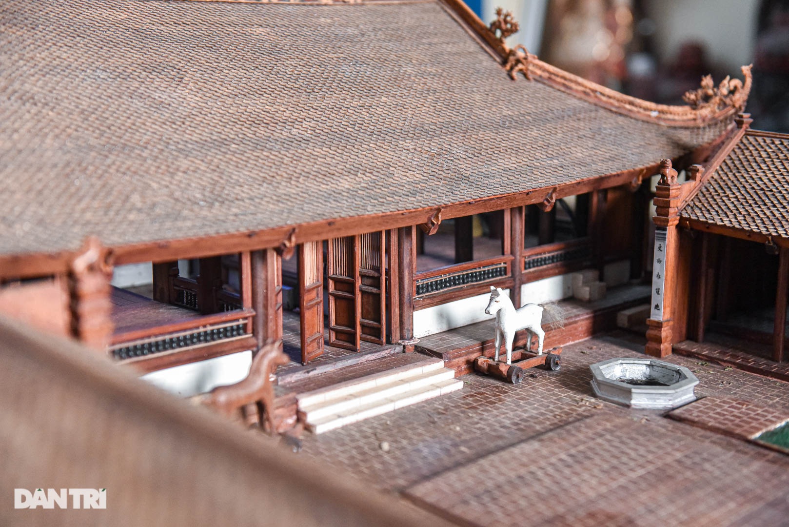 Đình làng từ gỗ gụ nhỏ nhất Việt Nam, giá nào cũng không bán - 8