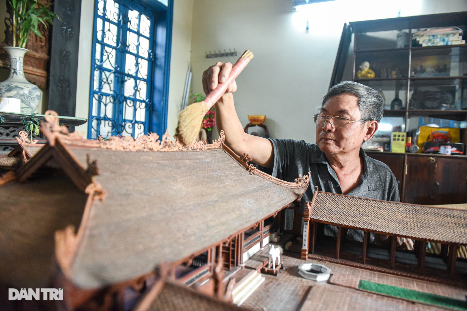 Đình làng từ gỗ gụ nhỏ nhất Việt Nam, giá nào cũng không bán - 12