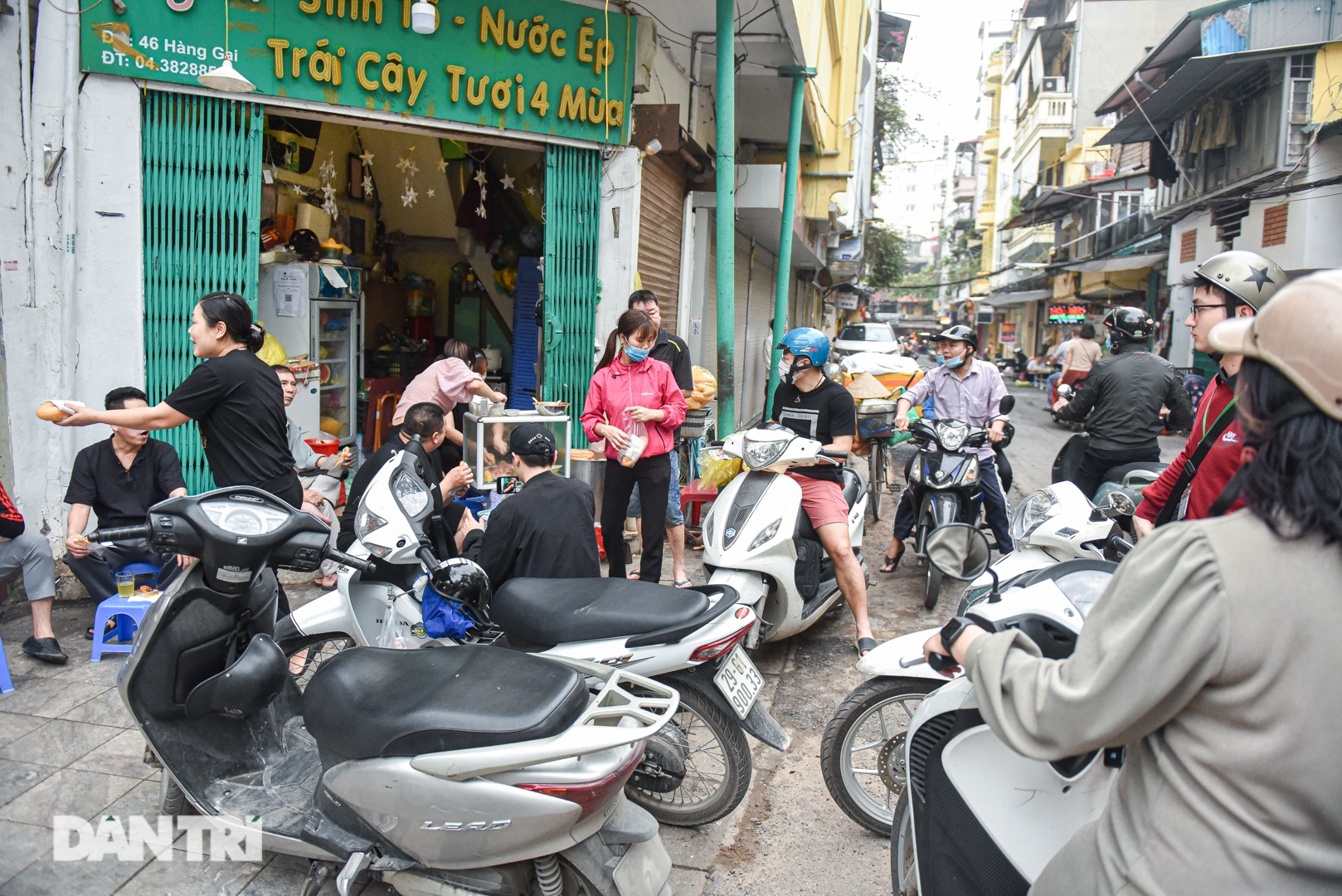 Quán bánh mỳ bảo thủ thời bao cấp mỗi buổi sáng hết bay 400 cái - 6