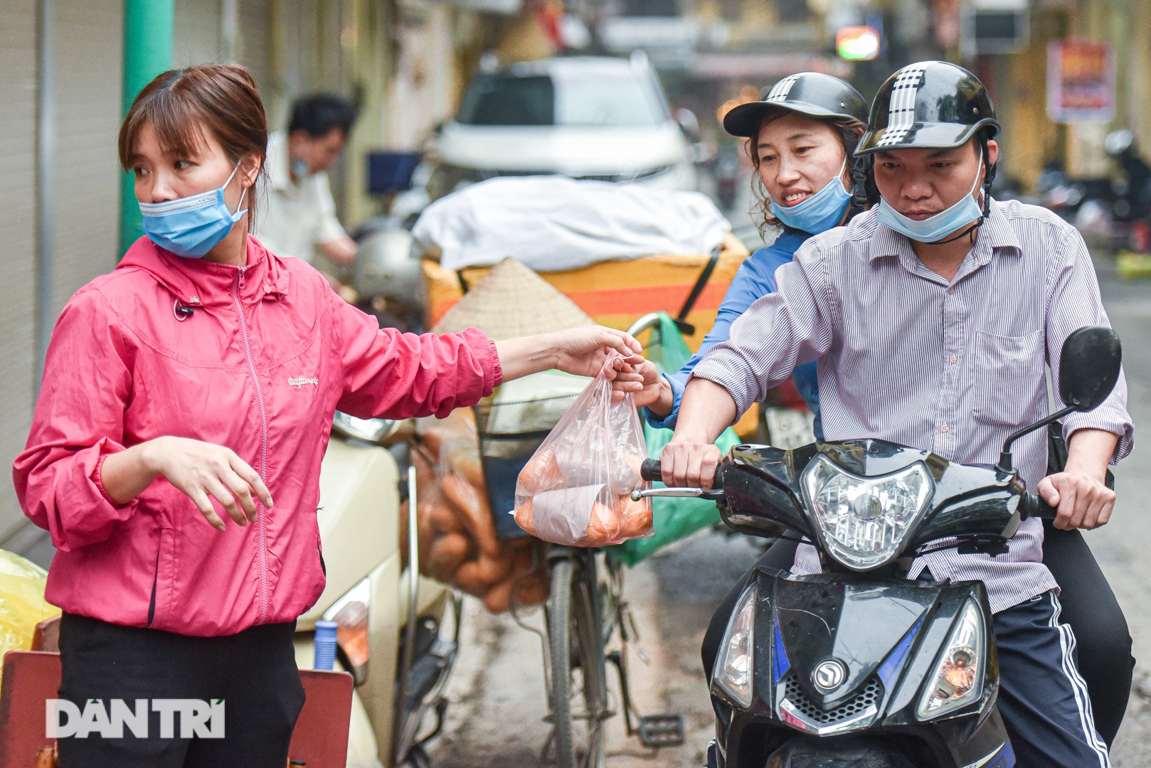 Quán bánh mỳ bảo thủ thời bao cấp mỗi buổi sáng hết bay 400 cái - 7