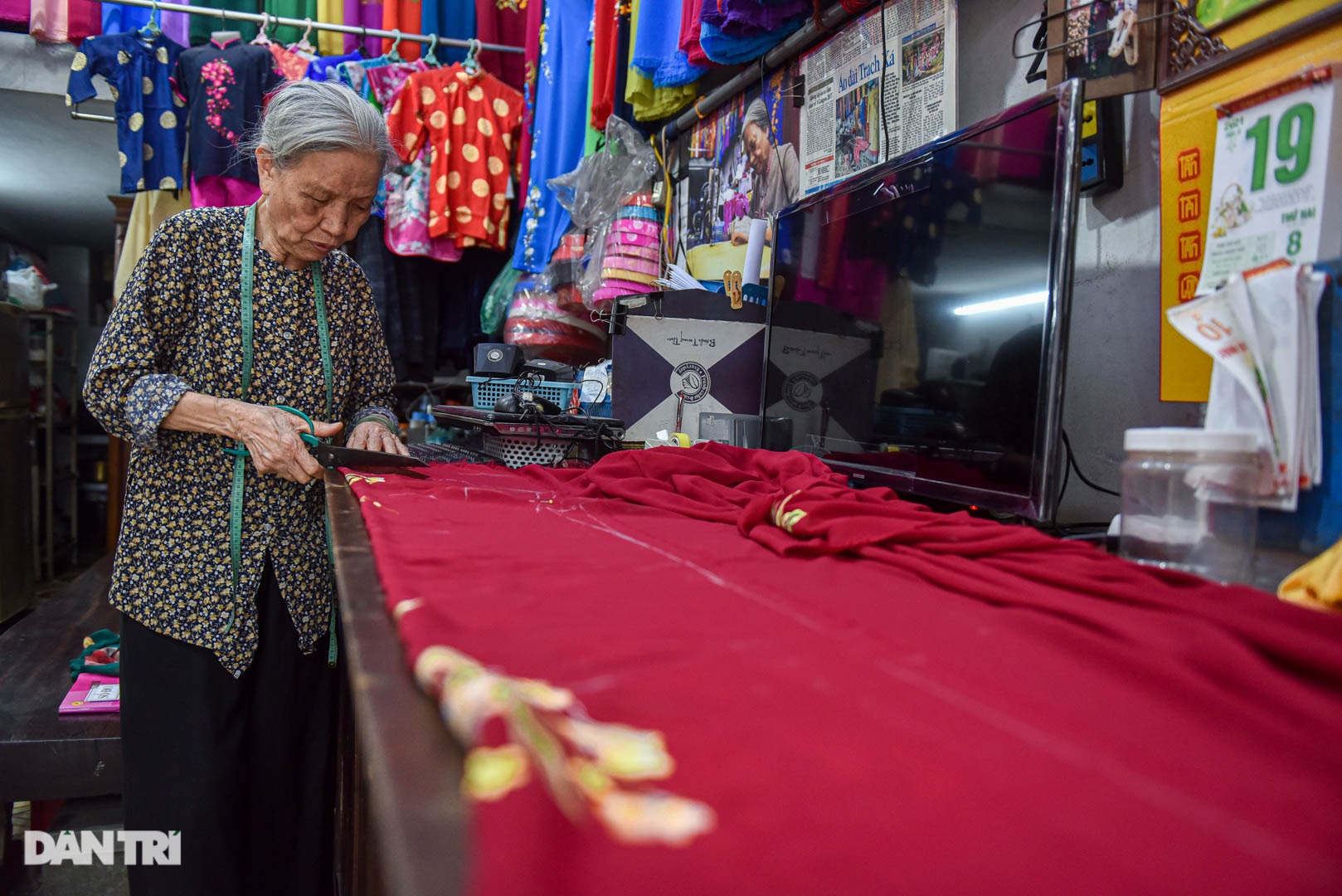 Tiệm áo dài 4 đời được trả 400 cây vàng mà không bán của cụ bà 81 tuổi - 10