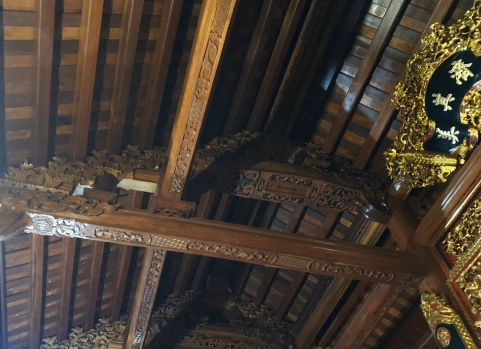 Căn nhà giả cổ ngốn tiền tỷ của lão nông làng miến Cự Đà - 8