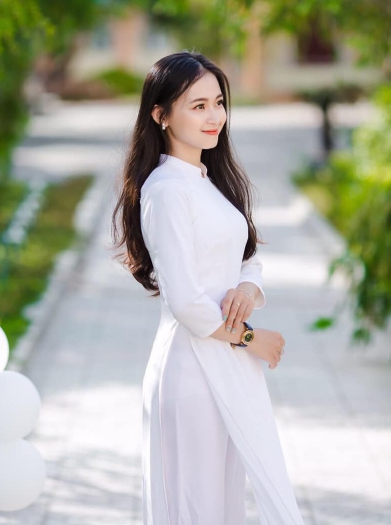 Nữ sinh Quảng Bình xinh xắn, hát dân ca ngọt như mía lùi - 2