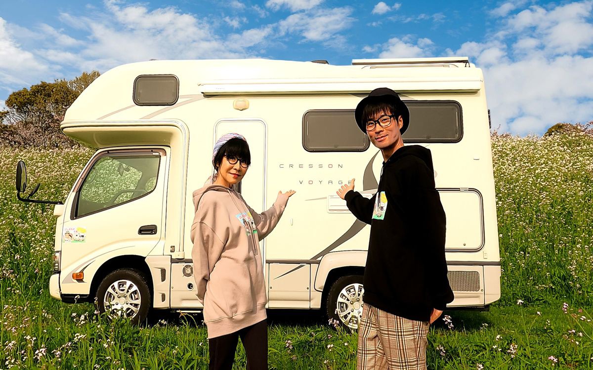 Bất ngờ tình yêu sét đánh của anh chàng 37 tuổi và người vợ 62 tuổi - 3