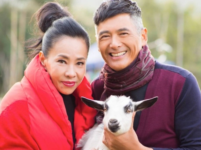 Châu Nhuận Phát: Siêu giàu, vẫn đi dép lê, ngồi xe điện, đi chợ cóc - 1