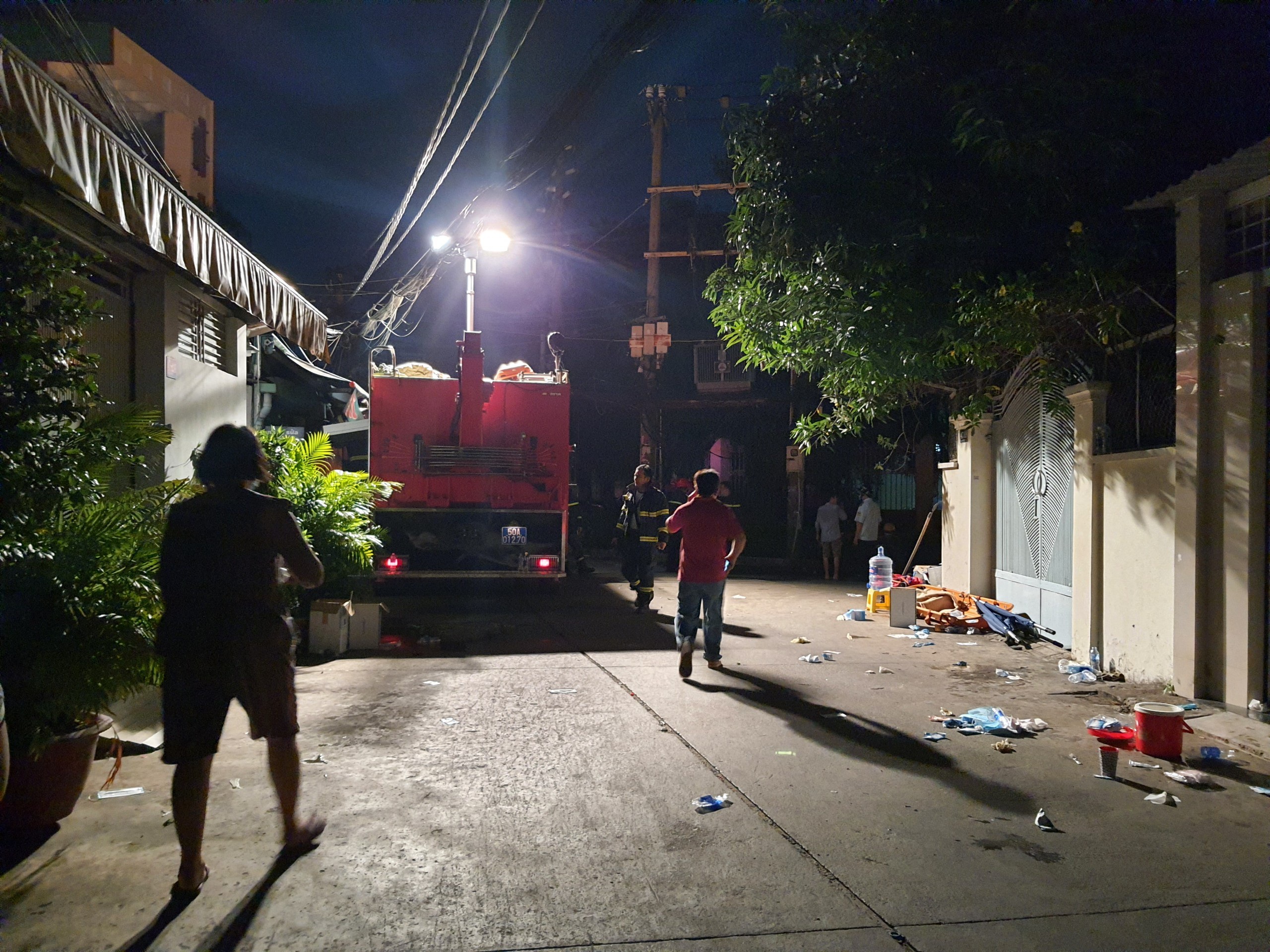 Hiện trường vụ cháy làm 8 người tử vong thương tâm ở TP HCM - 9