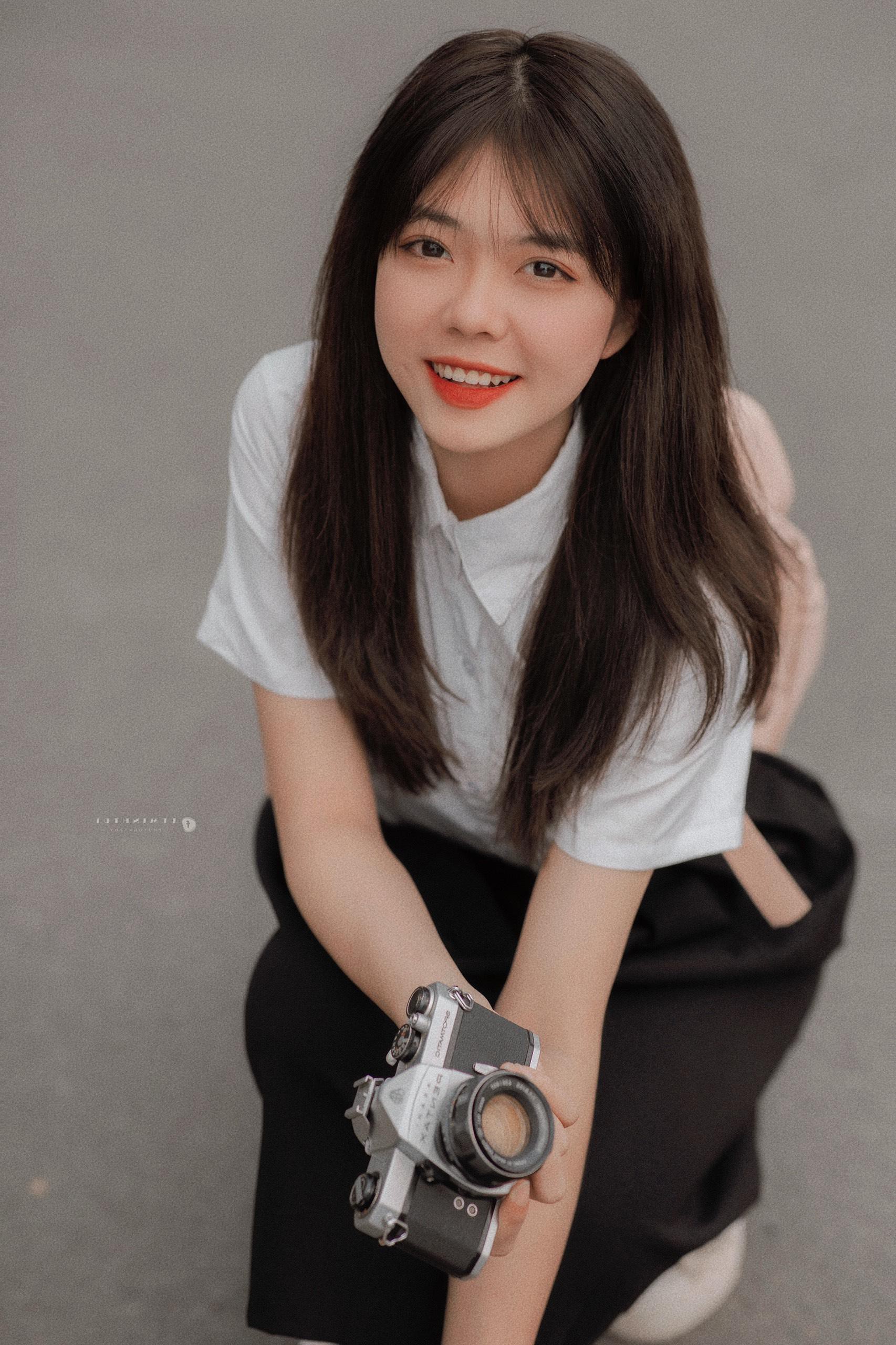 Hot girl mẫu ảnh xinh đẹp vạn người mê chia sẻ bí kíp vượt qua tiêu cực - 1