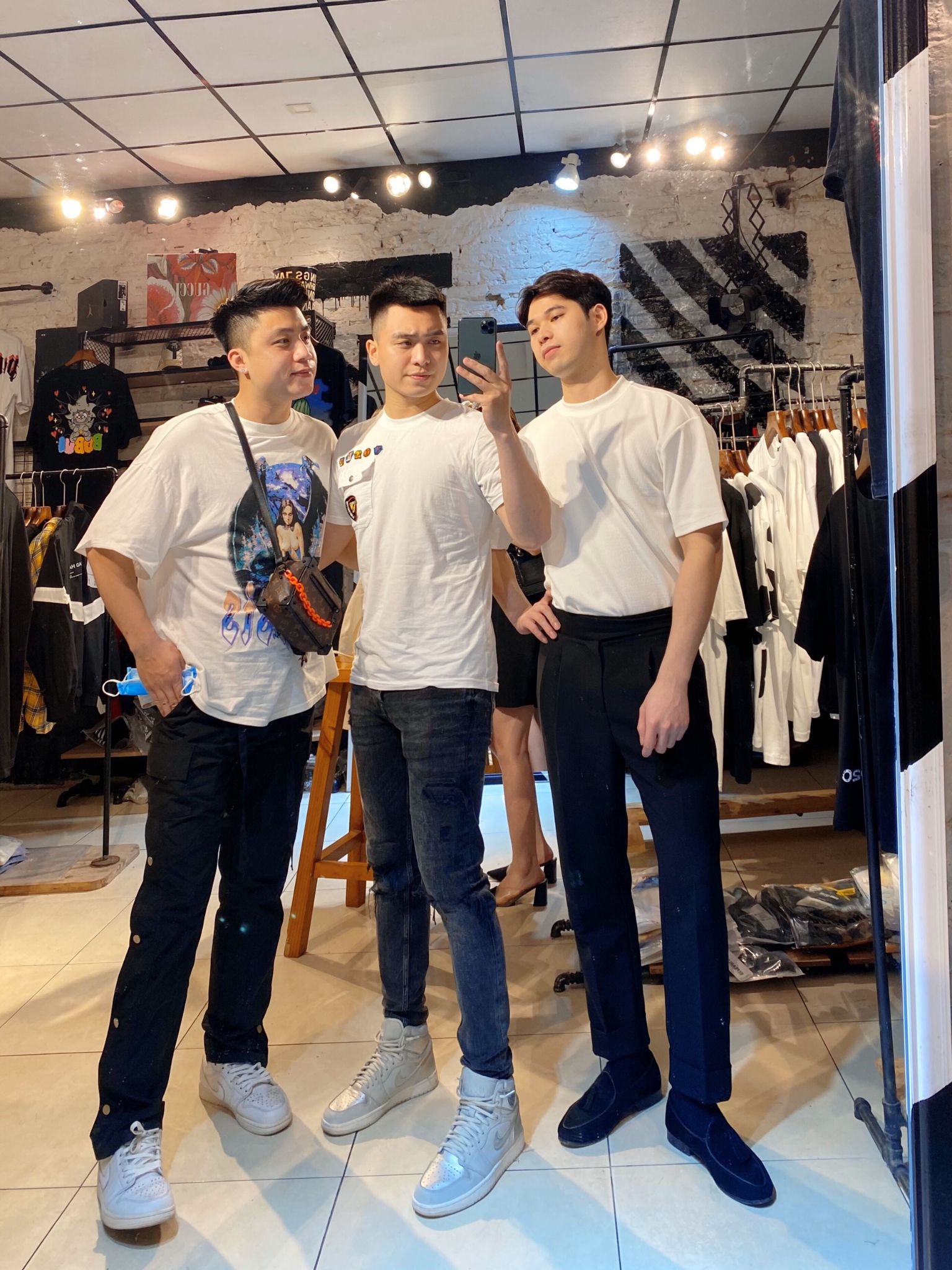 Em gái lên mạng tuyển chị dâu cho 4 anh trai cực phẩm hút triệu view - 3