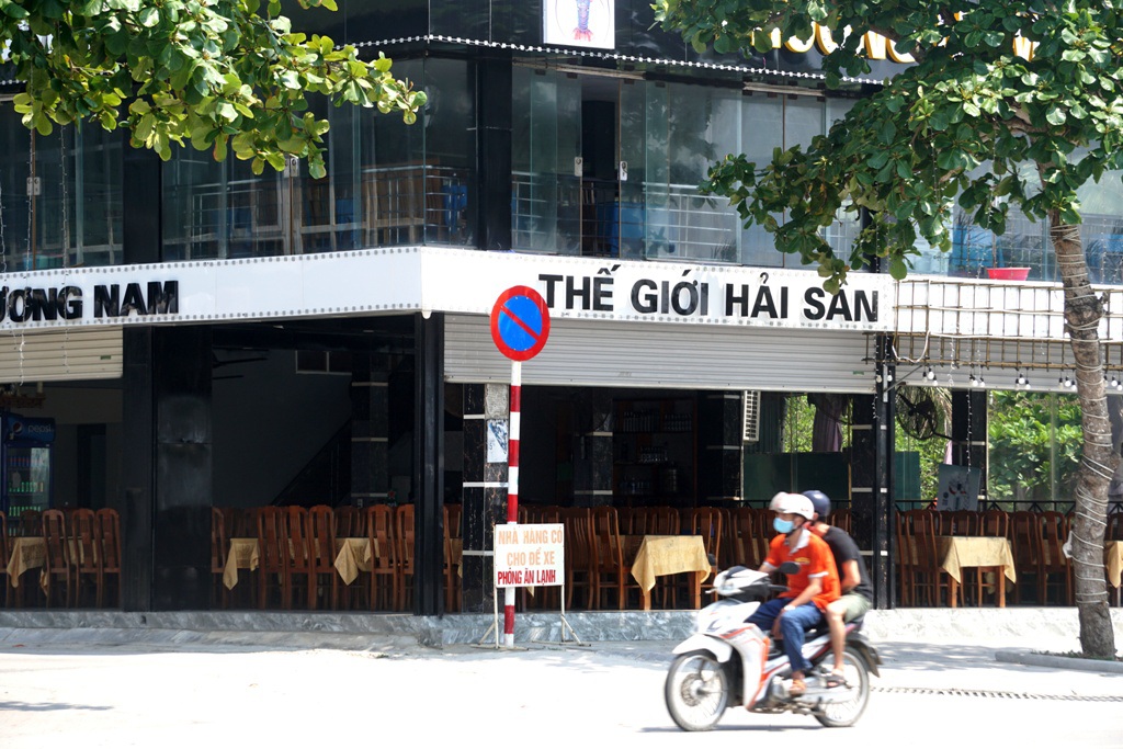 Thành phố biển Sầm Sơn ngủ đông ngay những ngày đầu hè - 11