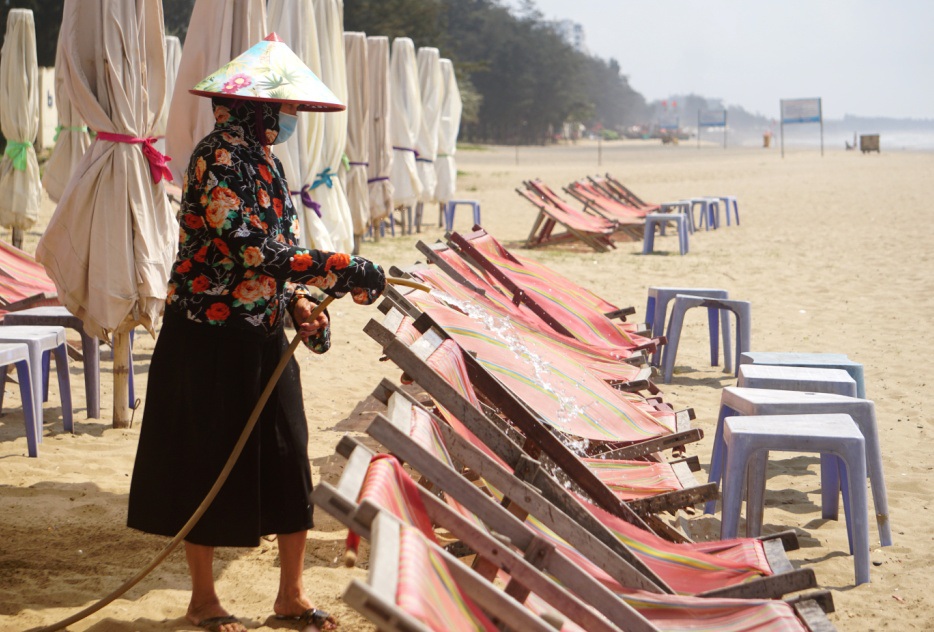 Thành phố biển Sầm Sơn ngủ đông ngay những ngày đầu hè - 8