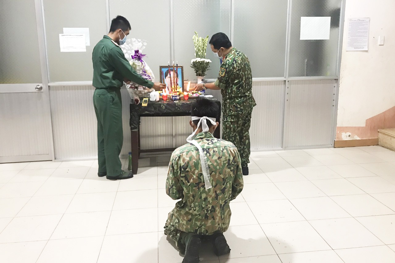 Mẹ mất đột ngột, chiến sĩ nén đau thương ở đơn vị làm nhiệm vụ chống dịch - 2